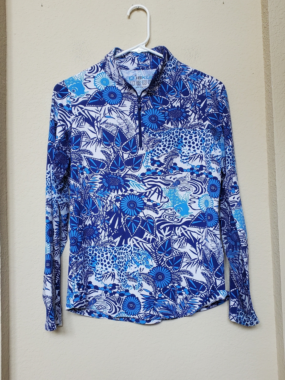 IBKUL Blue Floral Long-Sleeve Zip Golf Shirt.  Size Small